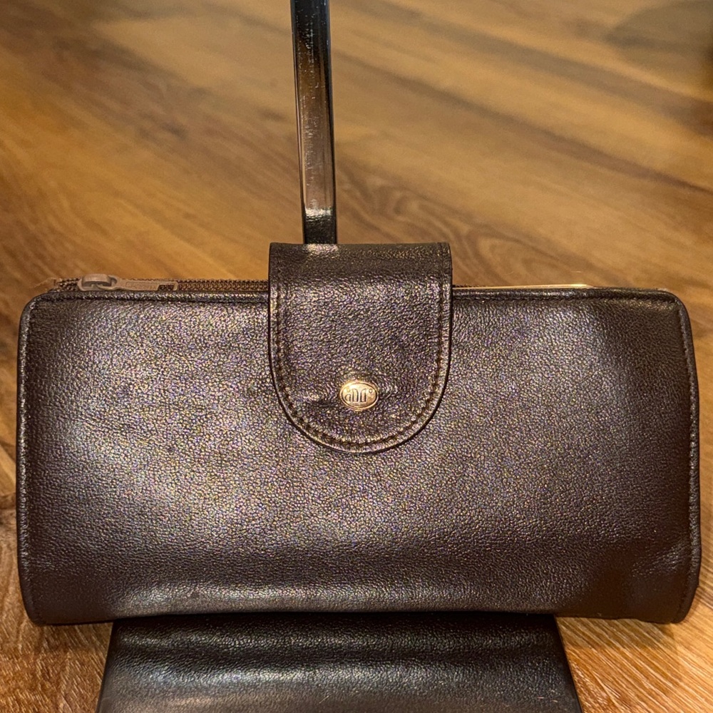 Vintage Genuine Fiocchi Italian Leather Kisslock Wallet (Dark Brown)(EUC)